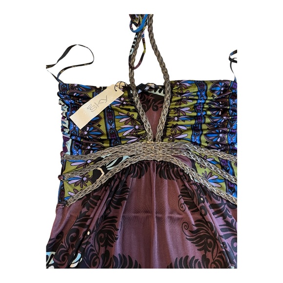 Sky silk mini with beautiful chain detail. NWT - Picture 4 of 9